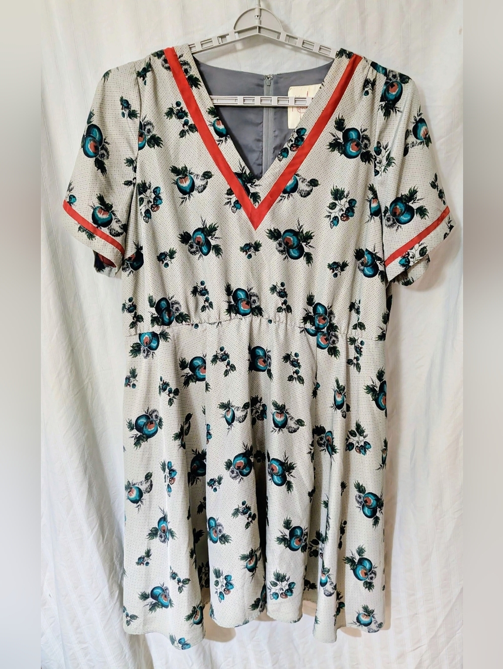 3X Myrtlewood Of California V-Neck Dress Grey w Technicolor Fruit Brick Details